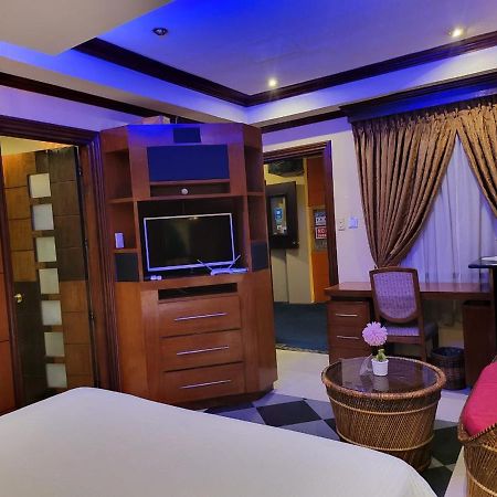 Fields Palace Hotel Angeles Εξωτερικό φωτογραφία
